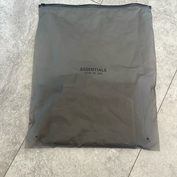 Fear of God Essentials Olive T-Shirt - Picture 3 of 3